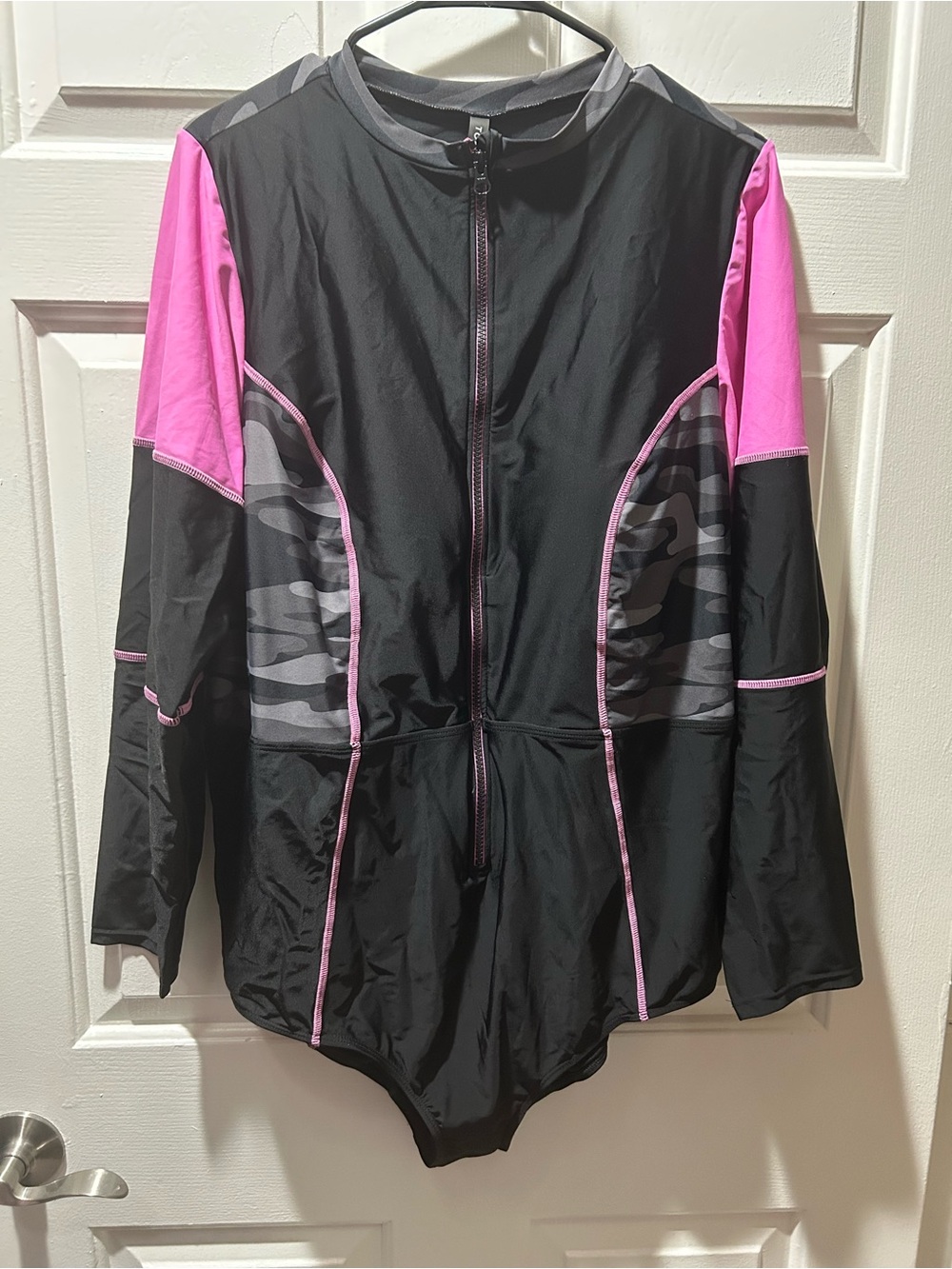 NWT Torrid Active Camo Wireless Long Sleeve Zip Rashguard One-Piece Swimsuit